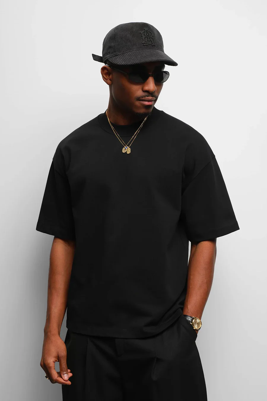 T-SHIRT MOCK NECK NOIR ET ECRU - Image 2