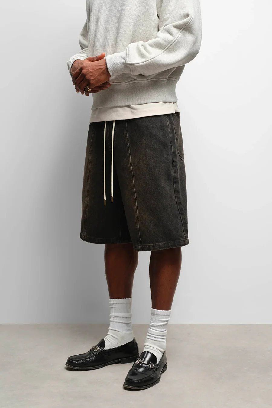 SHORT EN DENIM NOIR - Image 2