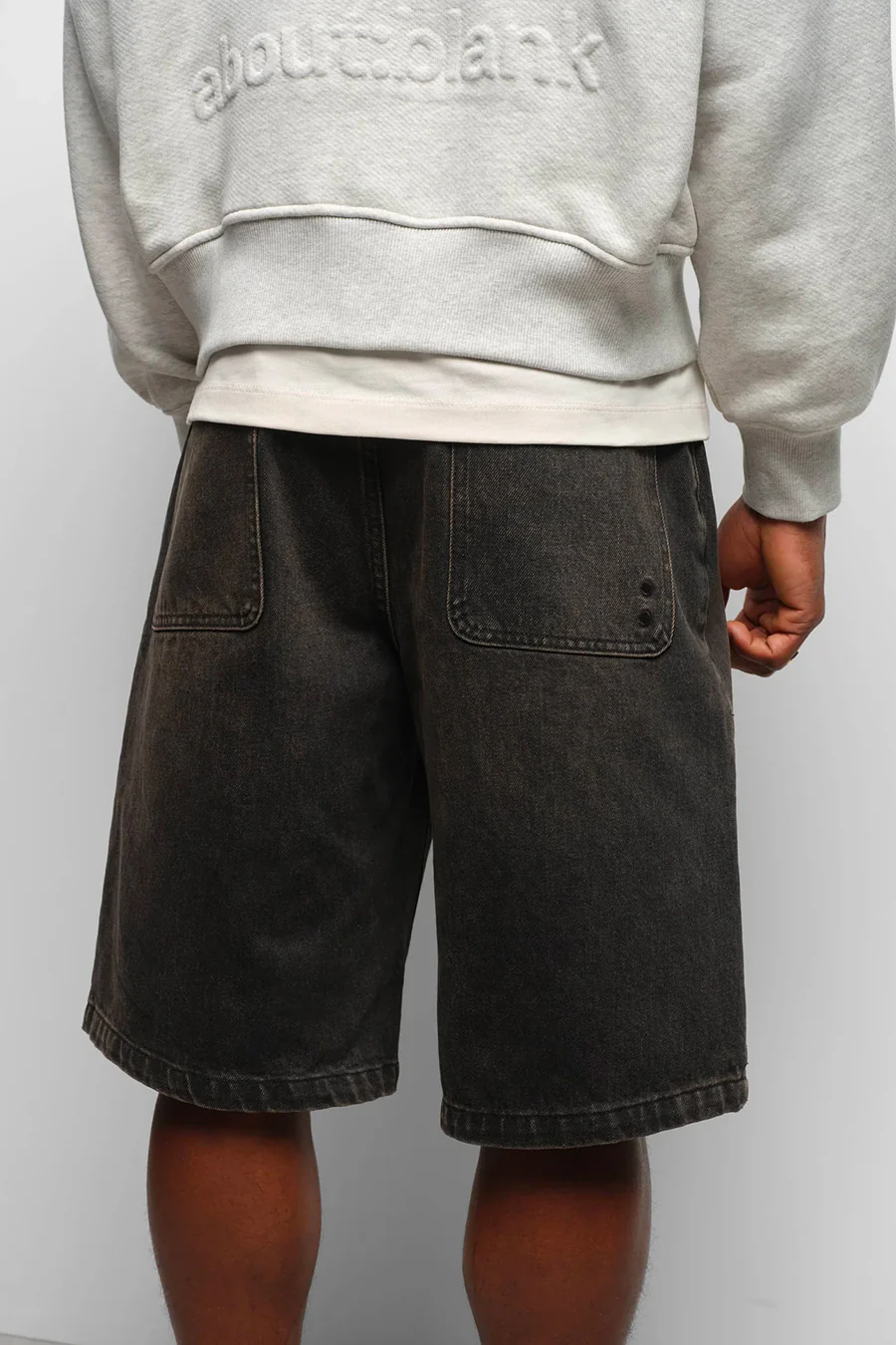SHORT EN DENIM NOIR - Image 4