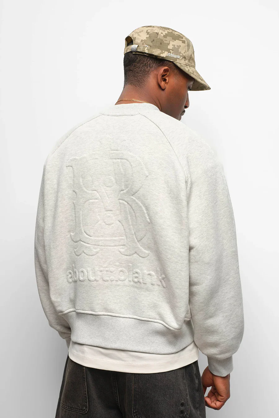 SWEAT-SHIRT INSIGNIA GRIS