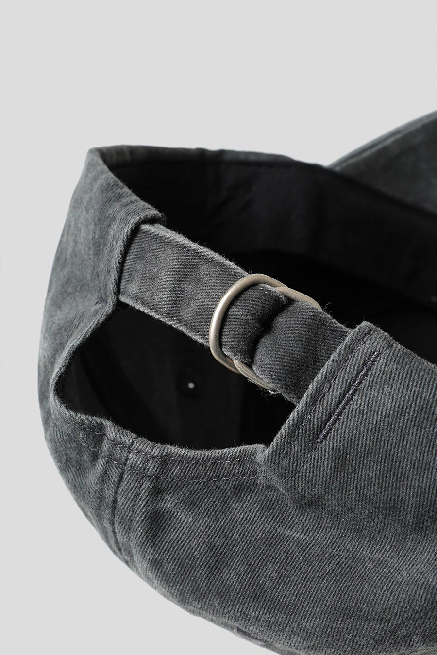 CASQUETTE À LOGO NOIR DÉLAVÉ - Image 3