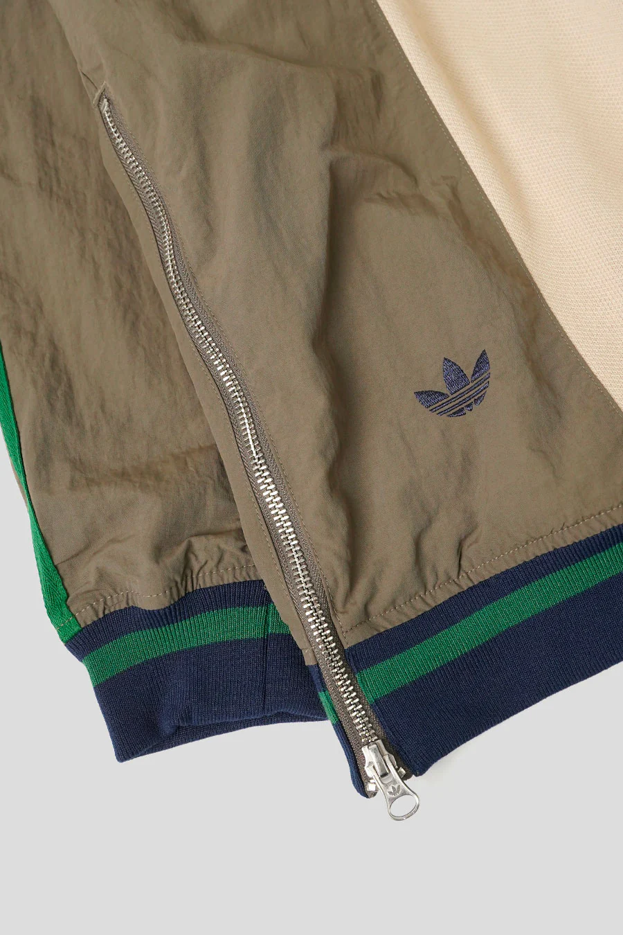 CREWNECK ADIDAS X BRAIN DEAD BRANCH BEIGE ET MARRON - Image 3