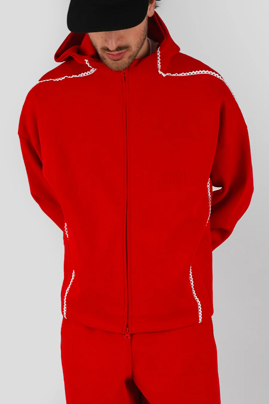 VESTE ZIPPÉE ZNE FZ X ARTE ROUGE ET BLANCHE