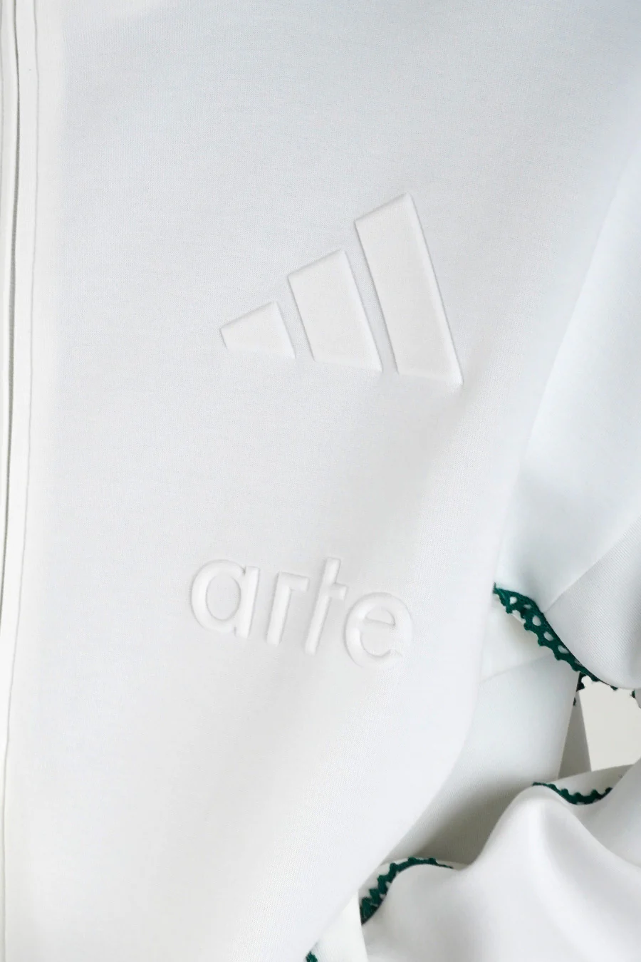 VESTE ZIPPÉE ZNE FZ X ARTE BLANCHE ET VERTE - Image 2