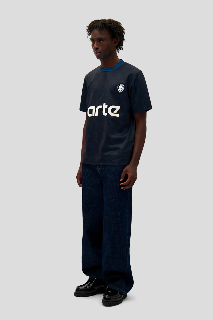 T-SHIRT FOOTBALL NOIR ET BLEU MARINE