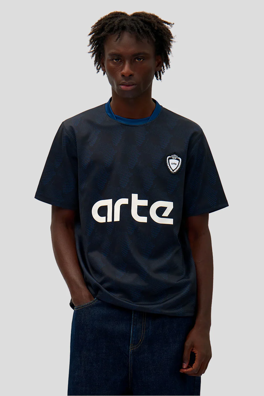 T-SHIRT FOOTBALL NOIR ET BLEU MARINE - Image 2