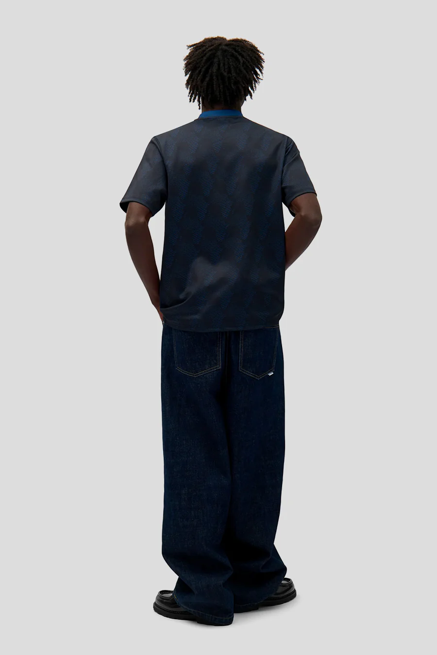 T-SHIRT FOOTBALL NOIR ET BLEU MARINE - Image 3
