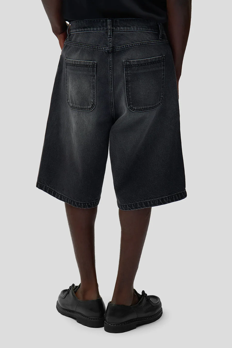 SHORT EN JEAN ROUND POCKET NOIR DĂLAVĂ - Image 3