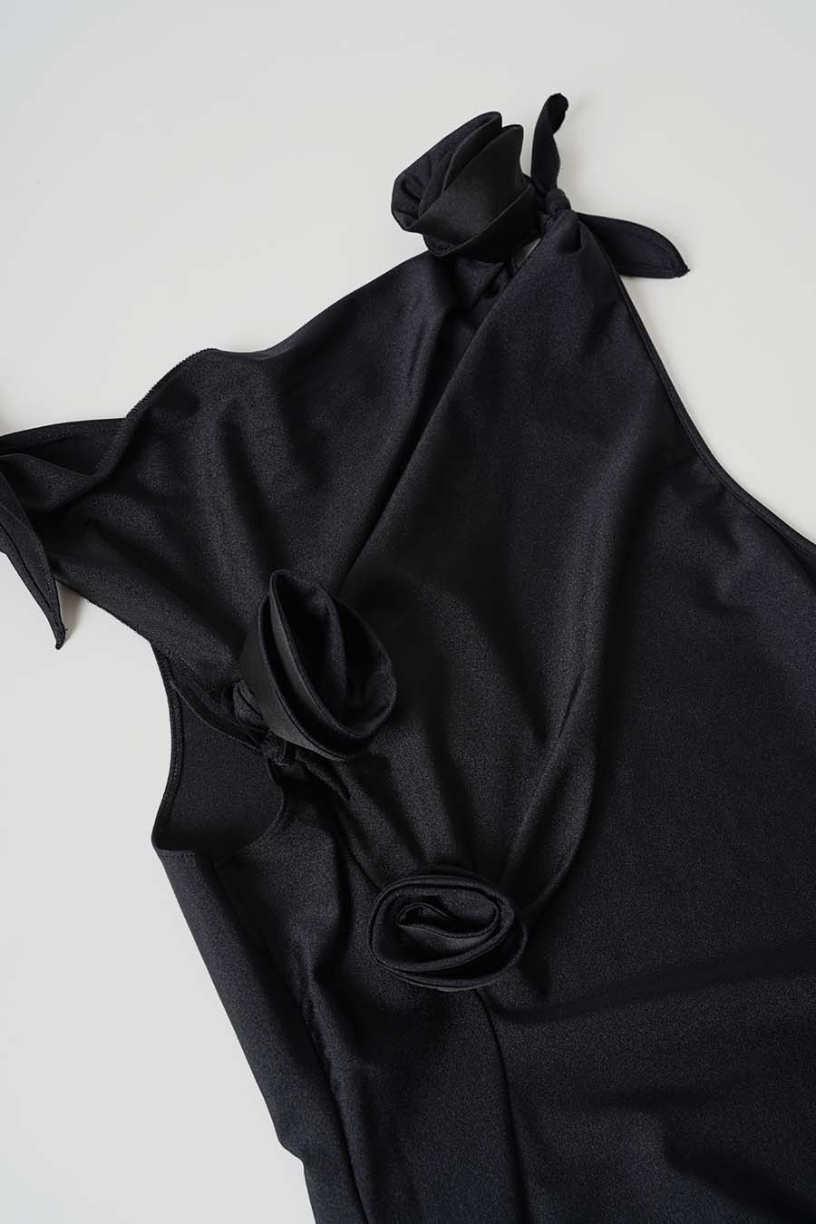 ROBE À FLEURS ASYMÉTRIQUES NOIRE - Image 2
