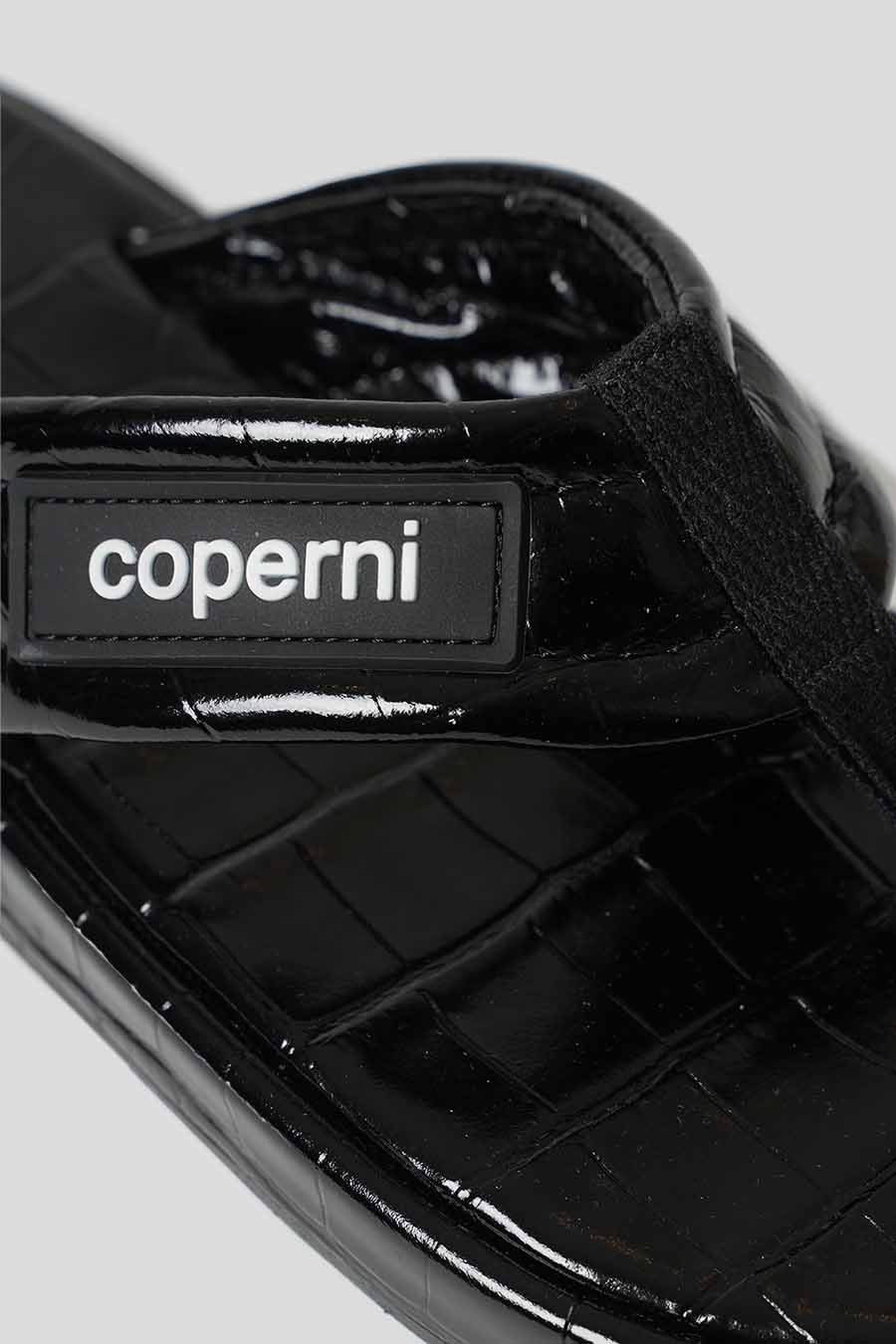 SANDALES CROCO BRANDED FLIP FLOP NOIRES - Image 4