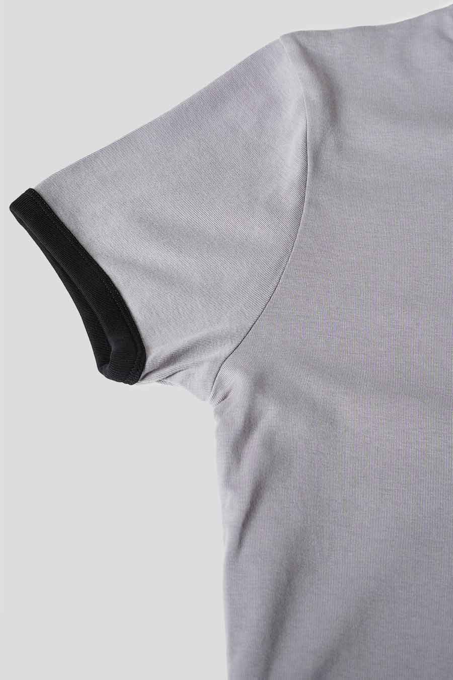 T-SHIRT CONTRASTE GRIS ET NOIR - Image 2