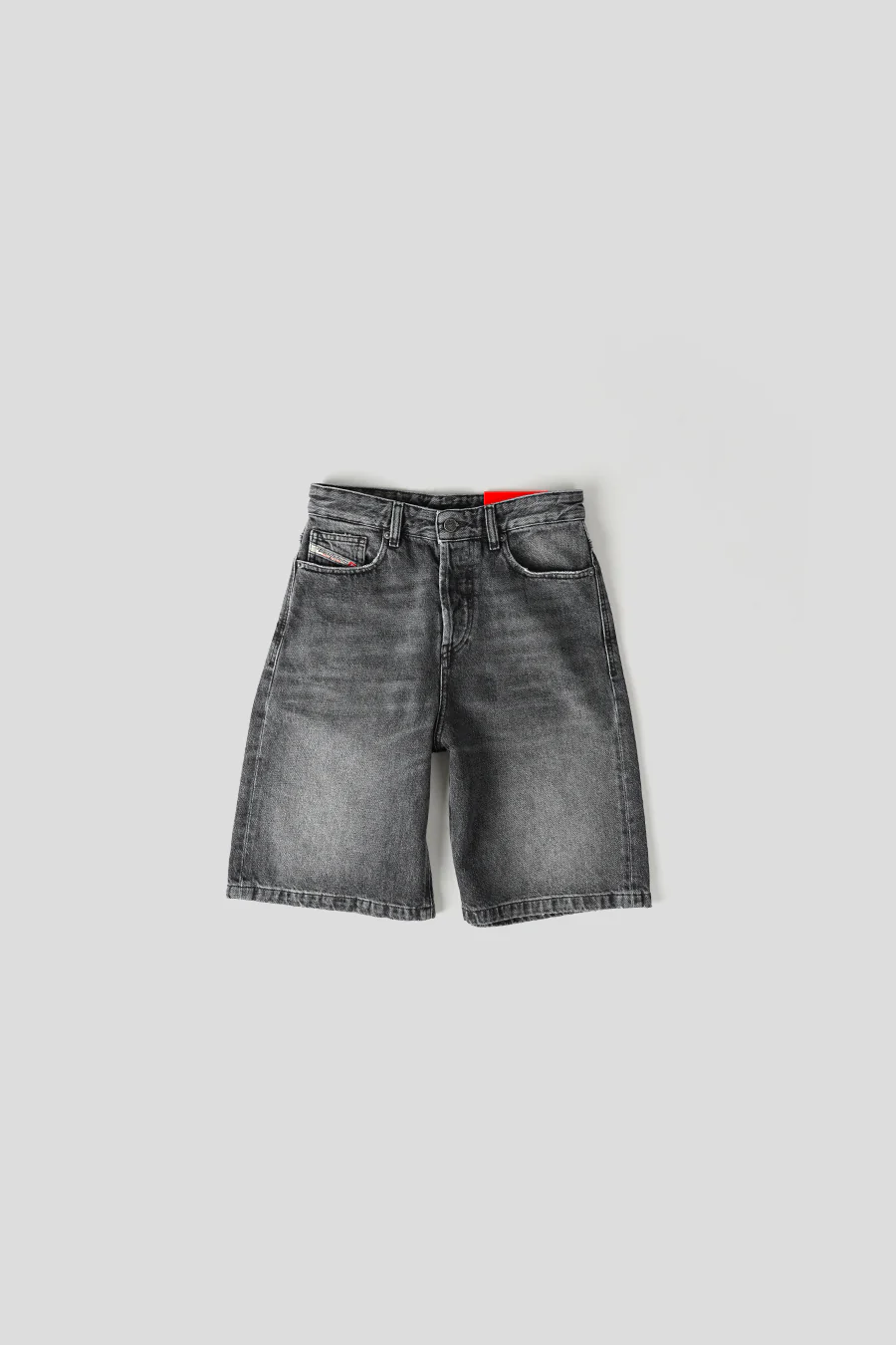 SHORT EN JEAN NOIR DÉLAVÉ