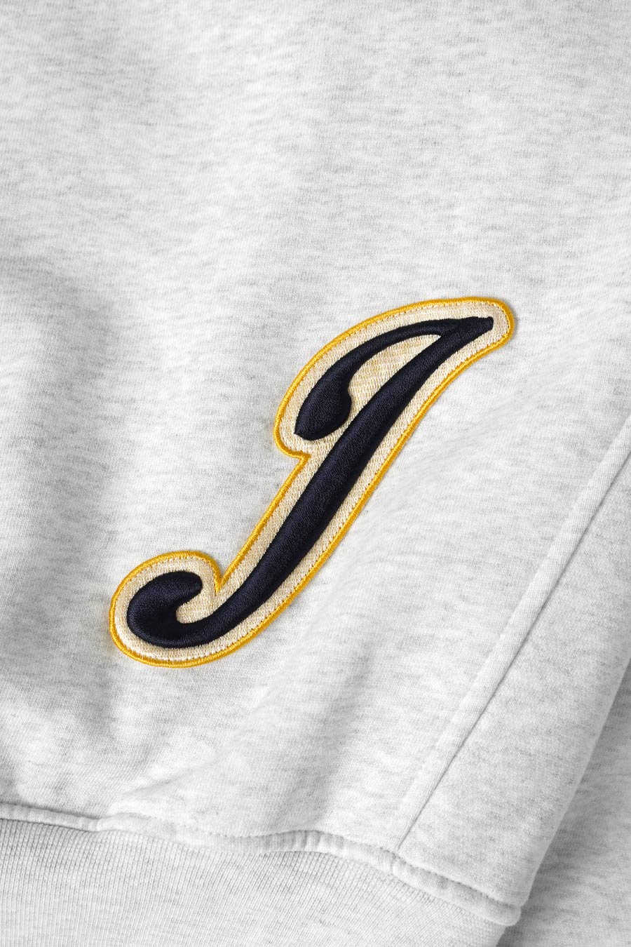 LE HOODIE GIO VARSITY PATCH GRIS - Image 4