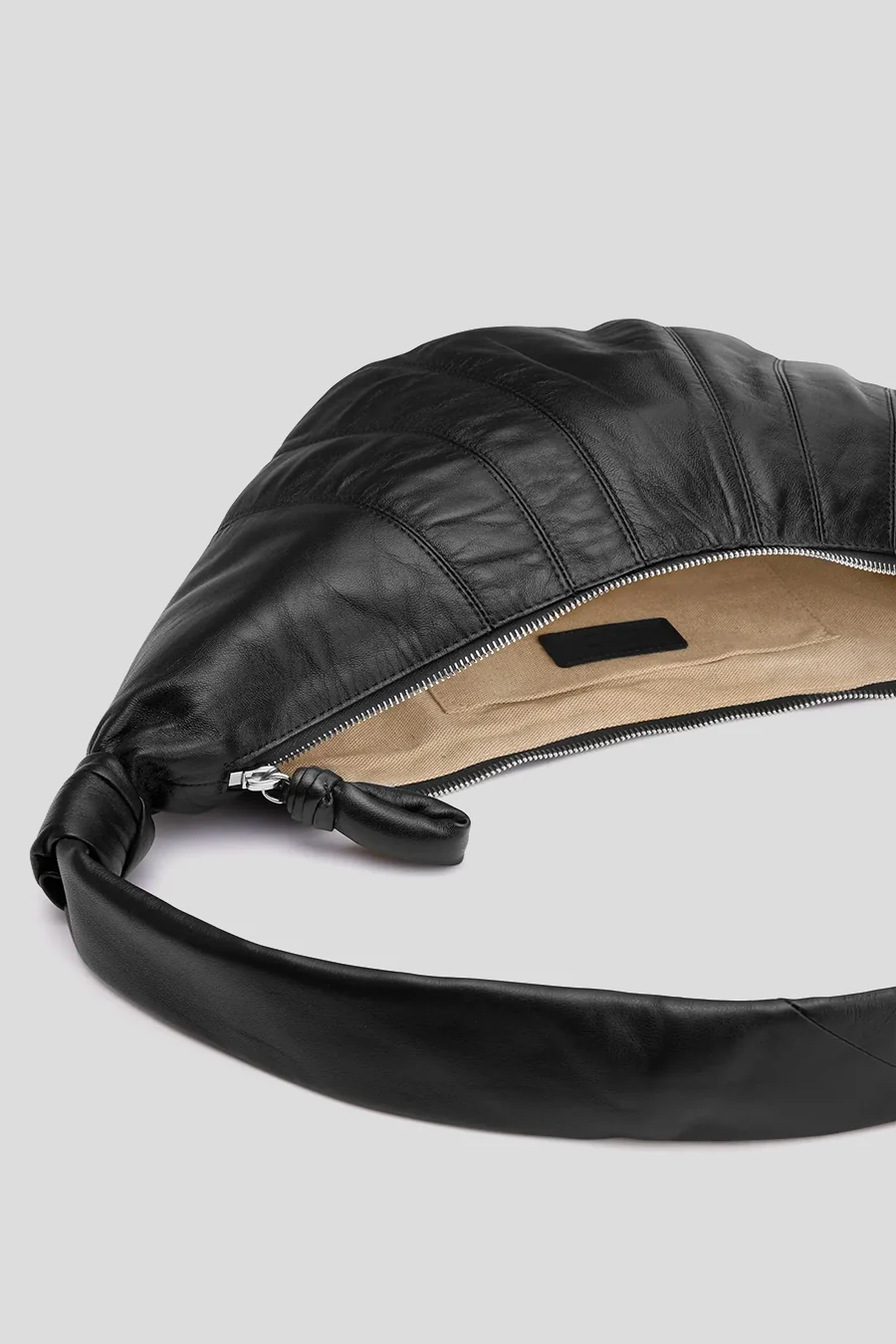 SAC MEDIUM CROISSANT NOIR LISSE - Image 3