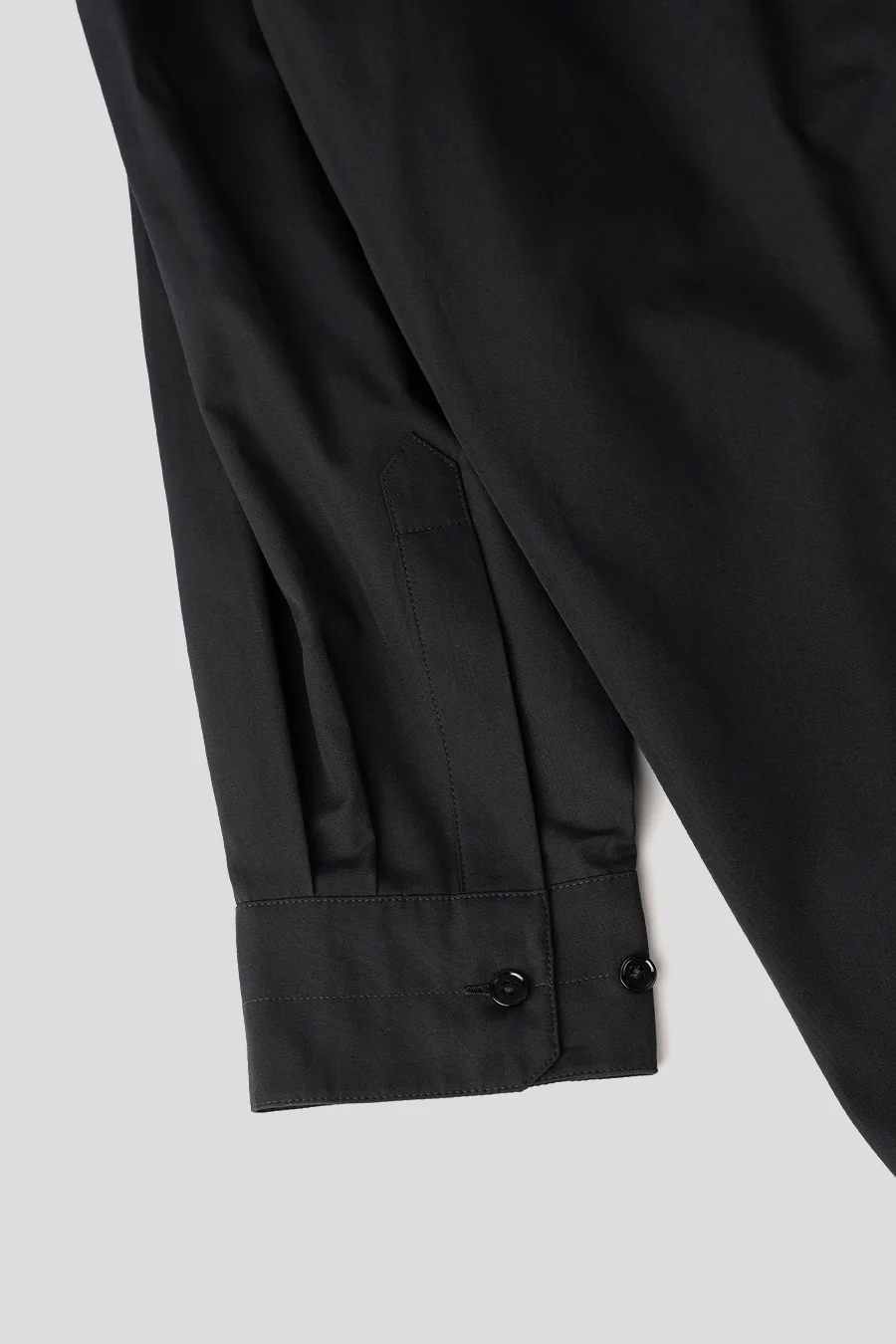 CHEMISE TWISTED À COL DROIT NOIRE - Image 6