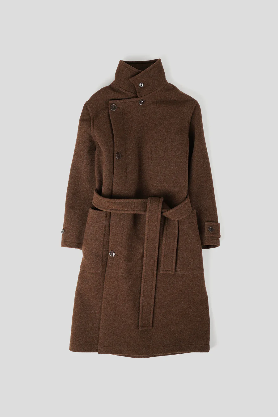MANTEAU ENVELOPPANT À SURPIQÛRES CONTRASTÉES MARRON