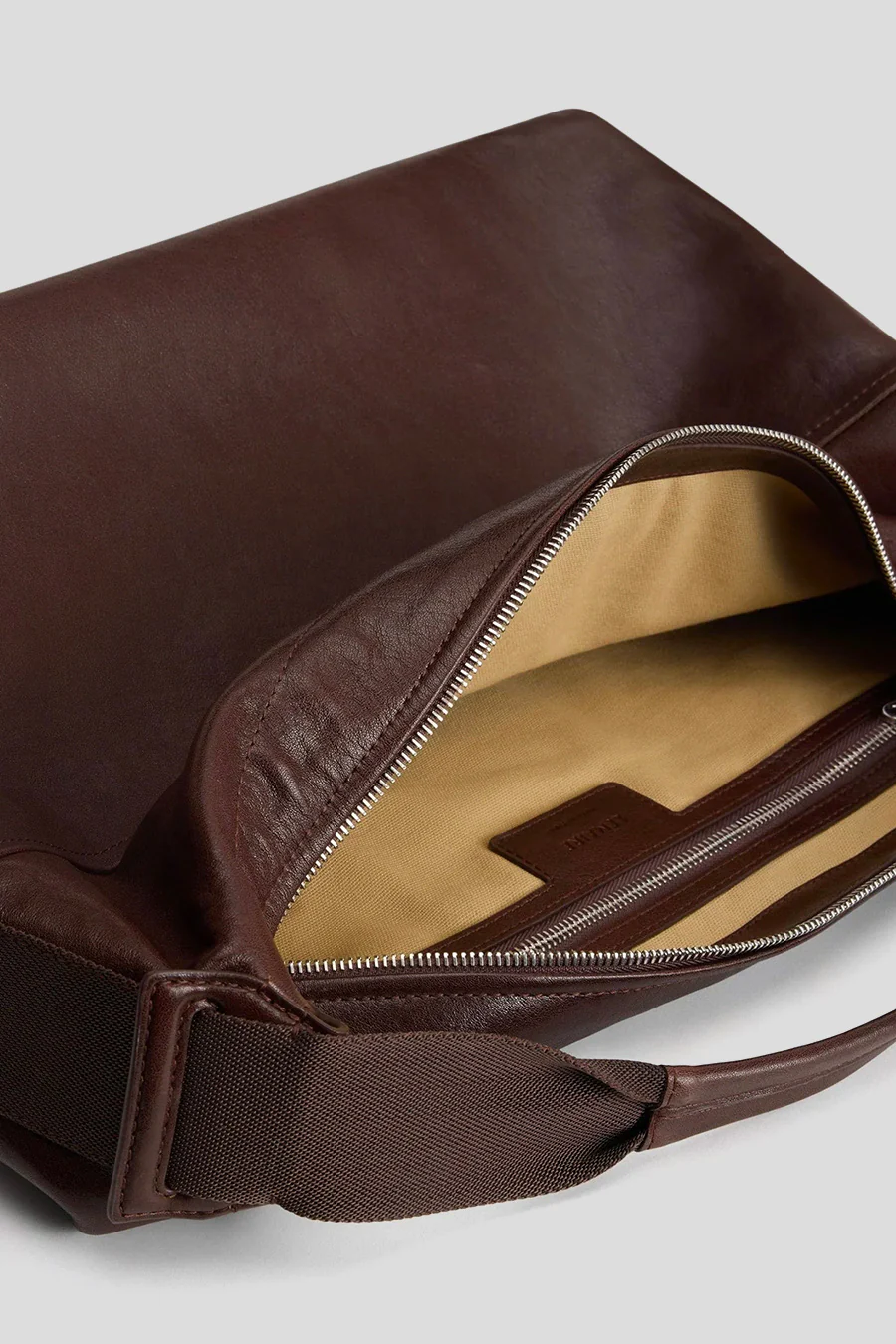 SAC BERLINGOT HOBO EN CUIR ESPRESSO - Image 3