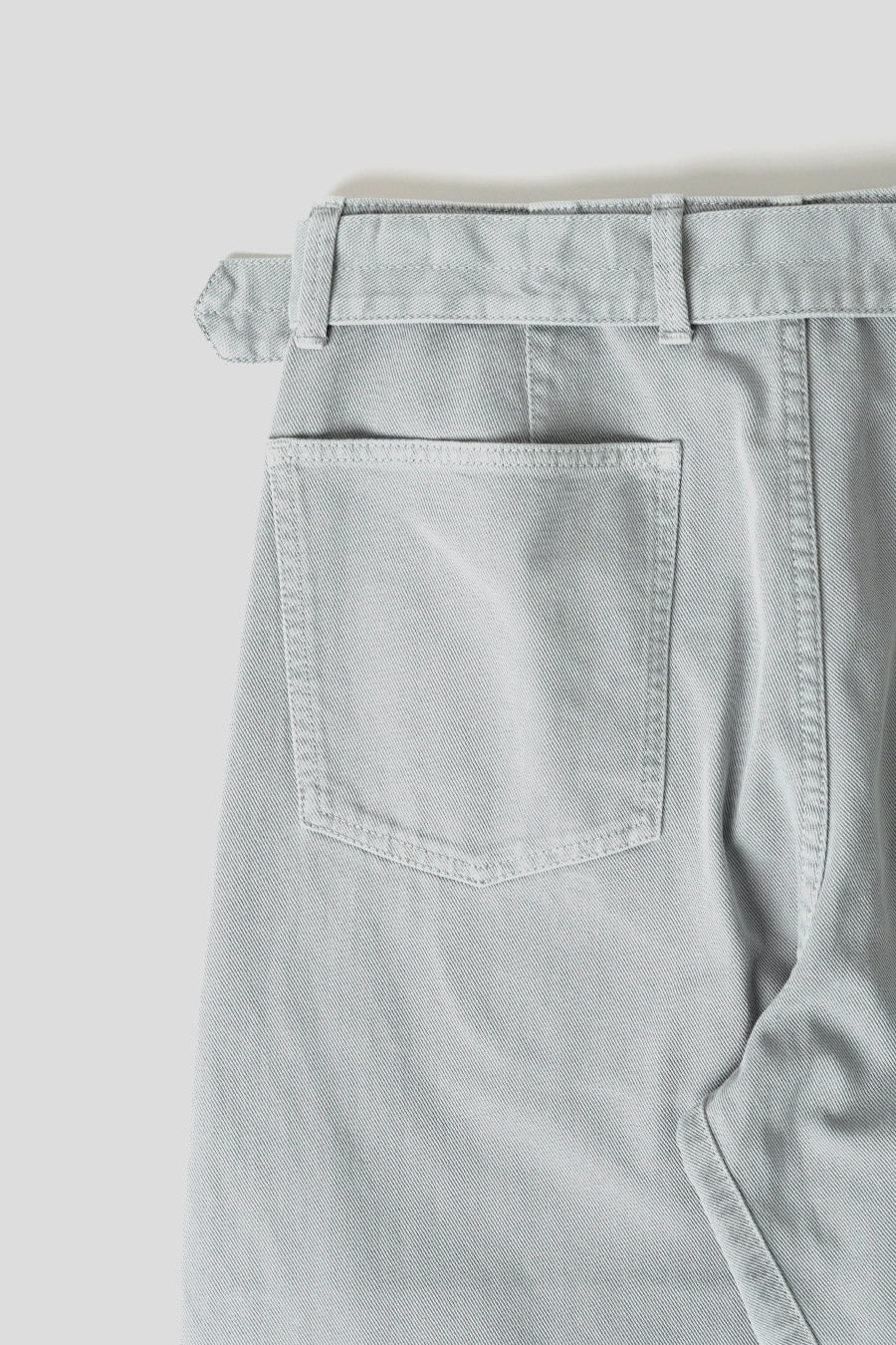 PANTALON TWISTED CEINTURÉ GRIS ET BLEU NEIGE - Image 5