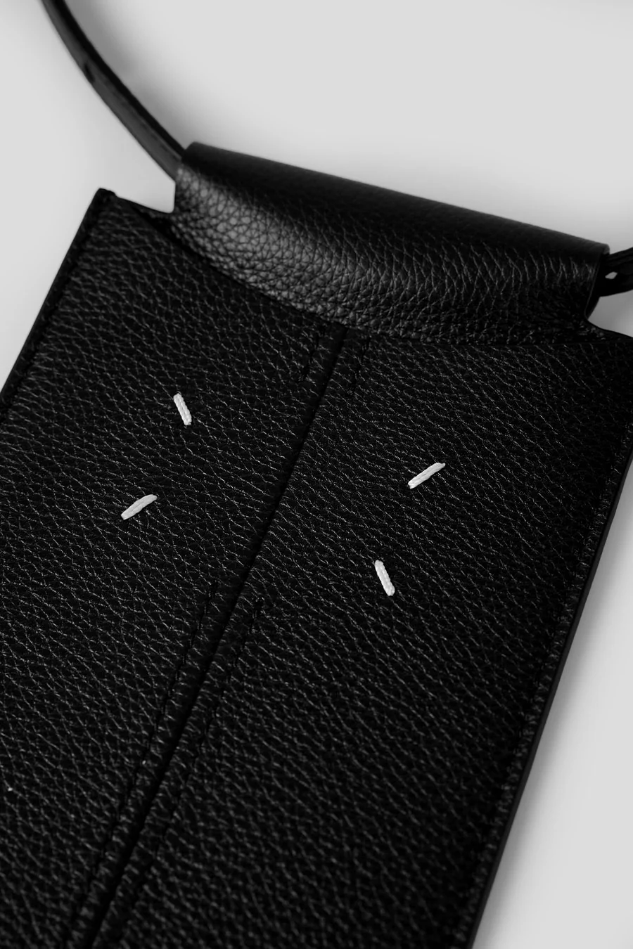 PORTE TÉLÉPHONE EN CUIR NOIR - Image 2