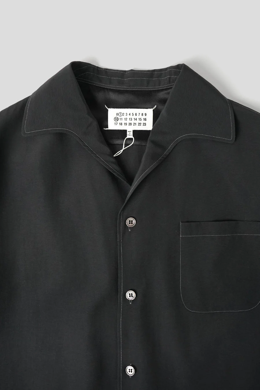 CHEMISE À MANCHES COURTES NOIRE - Image 2