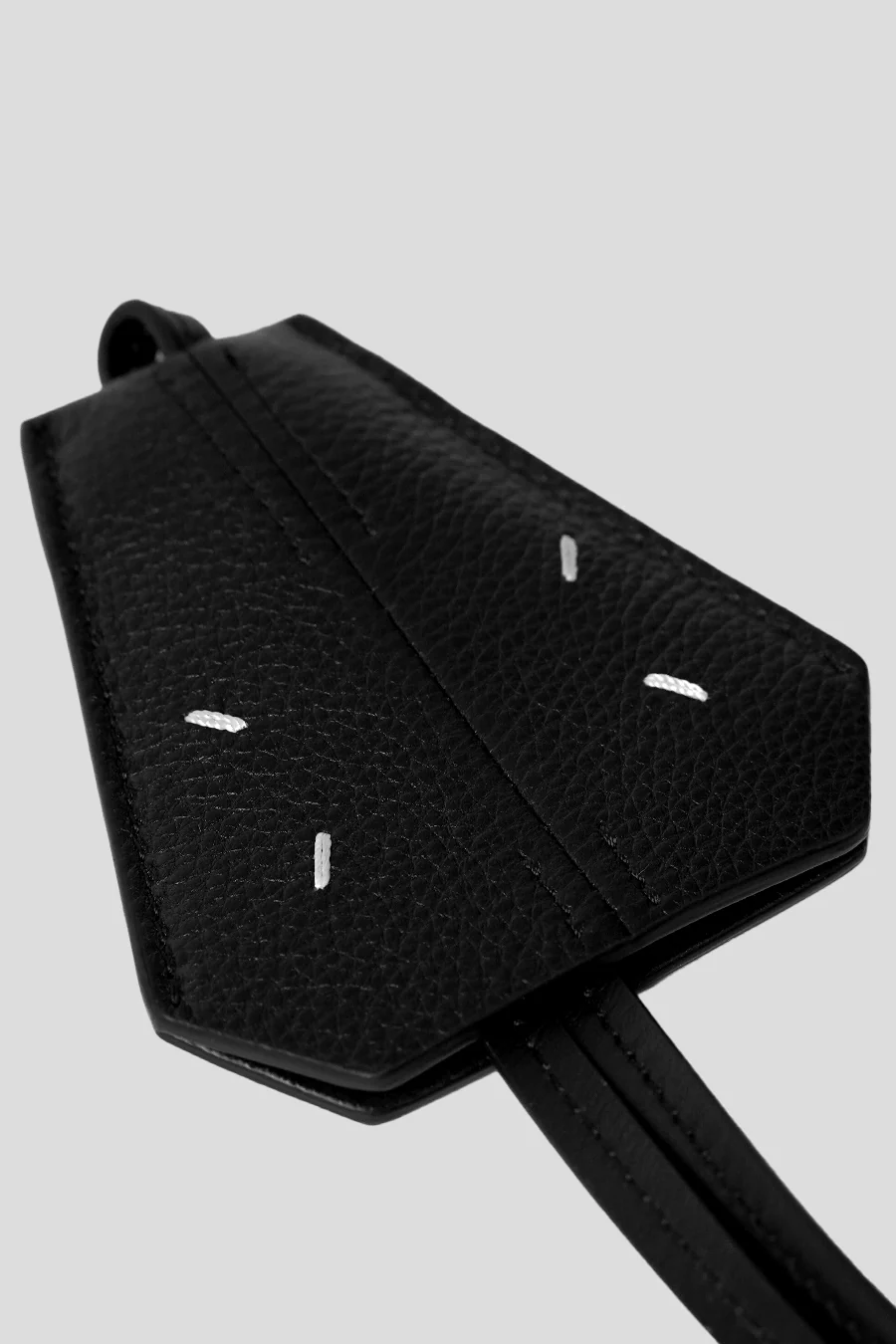 PORTE CLÉS TEXTURÉ EN CUIR NOIR - Image 2