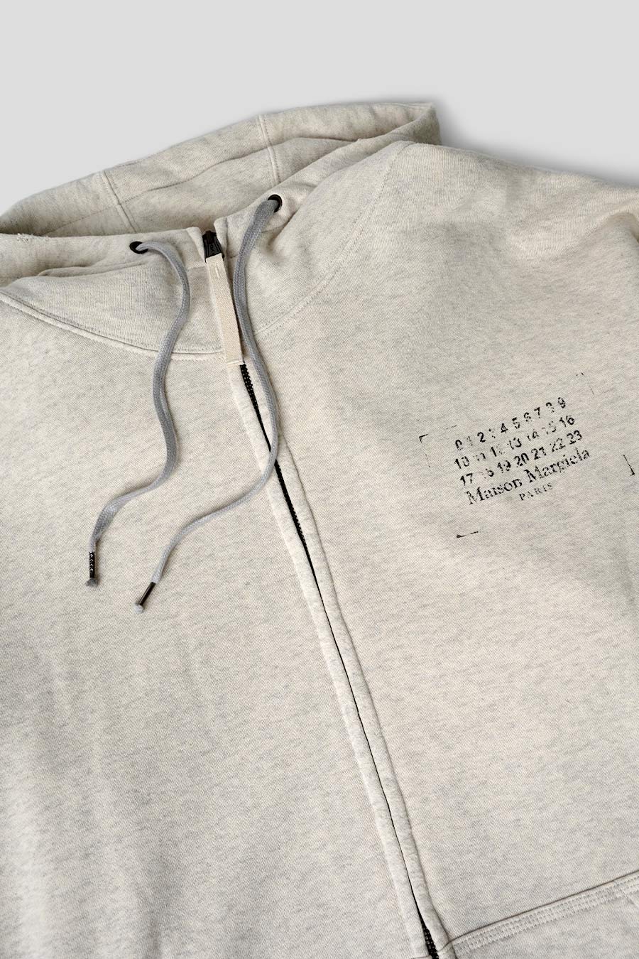 HOODIE ZIPPÉE NUMÉRIQUE LOGO ECRU - Image 2