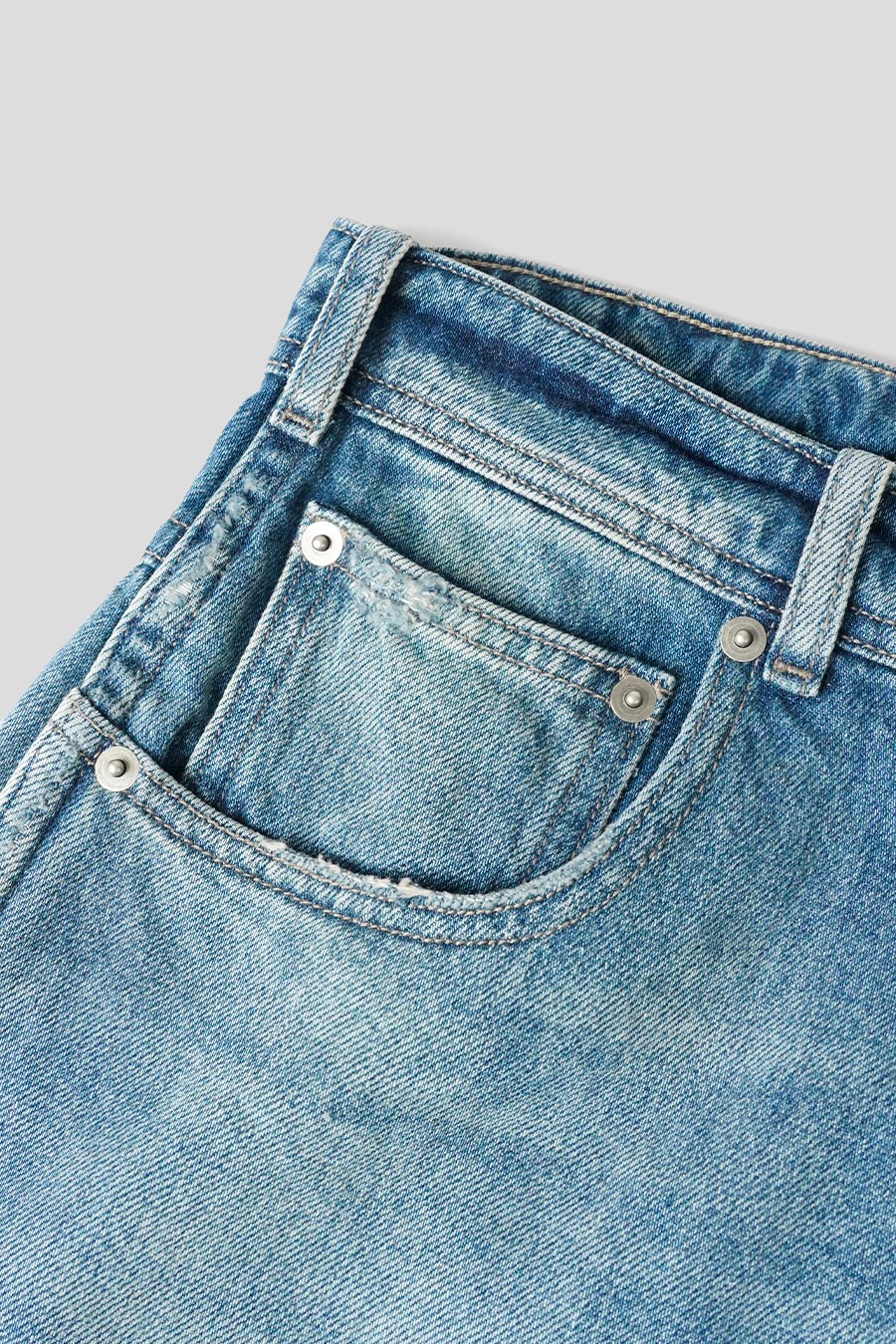 SHORT EN JEAN BLEU CLAIR - Image 2