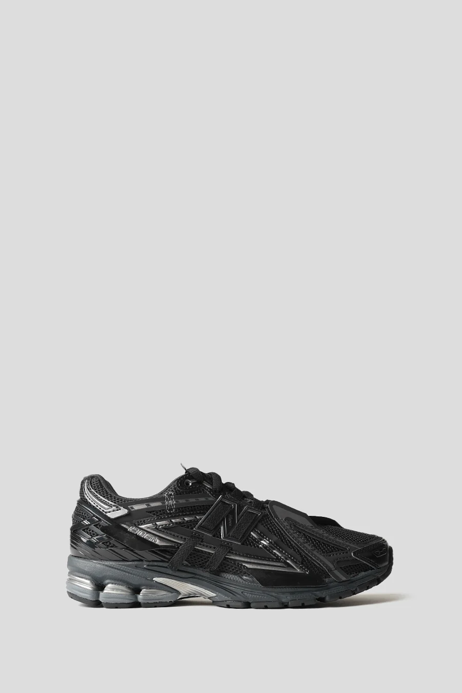 SNEAKERS M1906AF BLACK ET DARK SILVER METALLIC