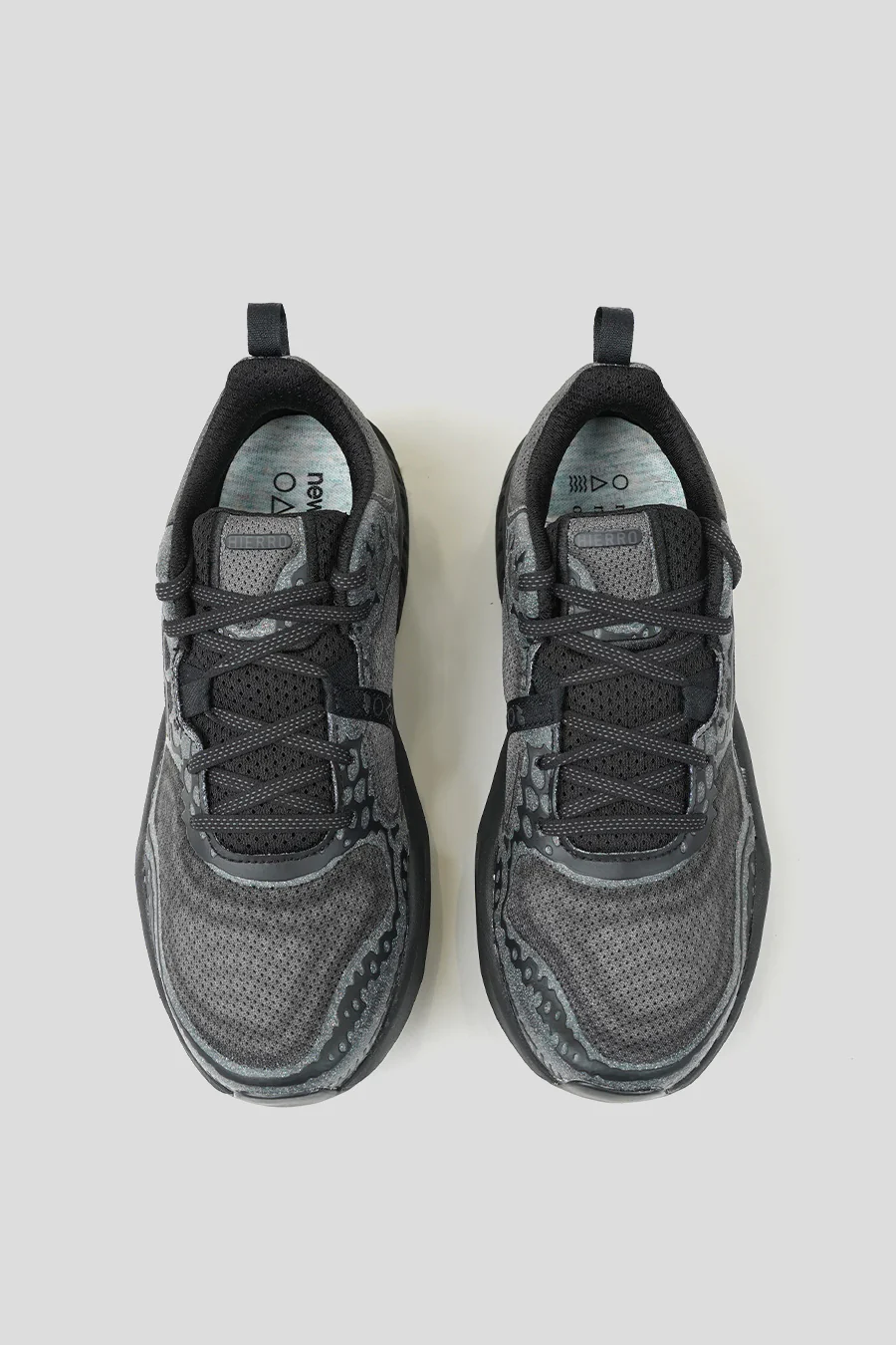 SNEAKERS FRESH FOAM X HIERRO V8 BLACK ET MAGNET - Image 6