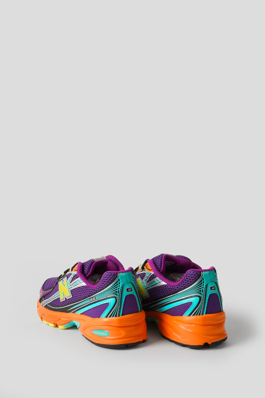 SNEAKERS U740V2 CONCORD GRAPE ET PURPLE FUCHSIA - Image 4