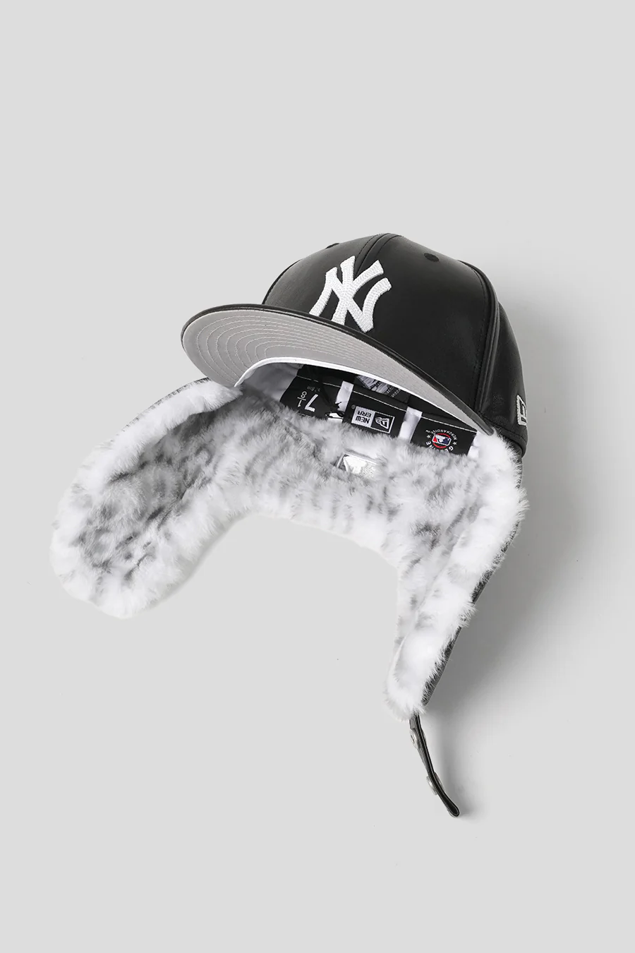 CASQUETTE MLB NEW YORK YANKEES 59FIFTY EN CUIR ET FAUSSE FOURRURE NOIRE - Image 2