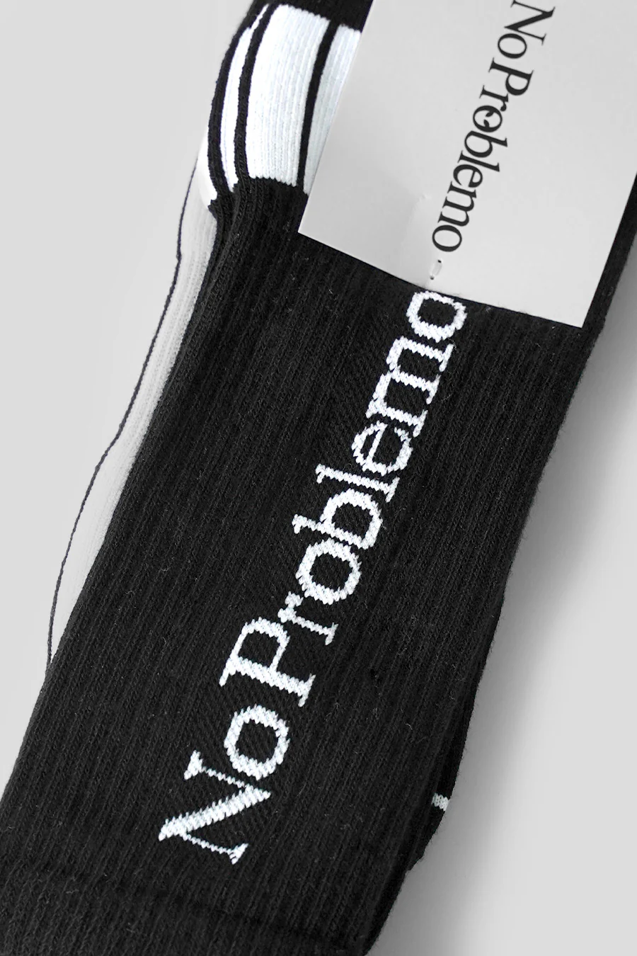 CHAUSSETTES NOIRE ET BLANCHE - Image 2