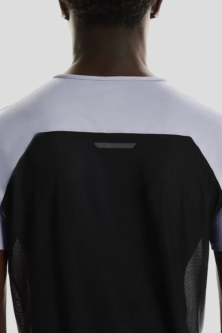 T-SHIRT PERFORMANCE LILAC ET NOIR - Image 4