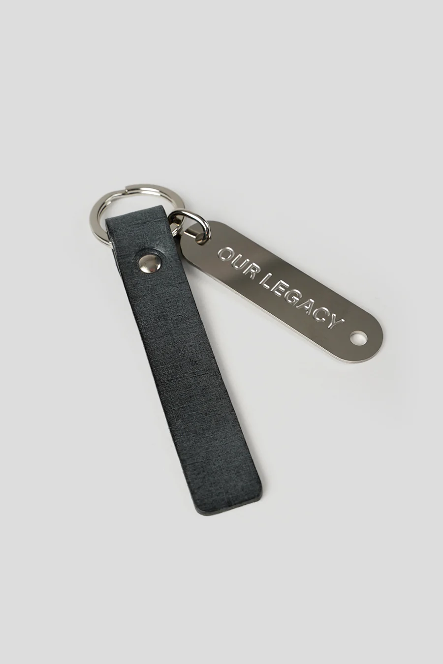 PORTE-CLÉS EN CUIR GRIS - Image 2