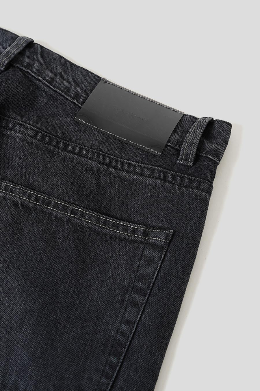 JEAN VAST CUT DENIM NOIR DELAVÉ - Image 4