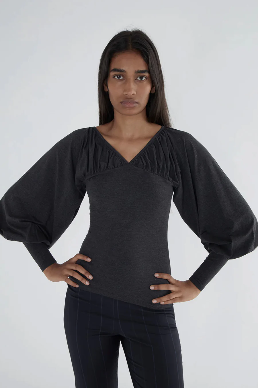 T-SHIRT MANCHES LONGUES TAPIOCA GRIS FONCÉ - Image 2