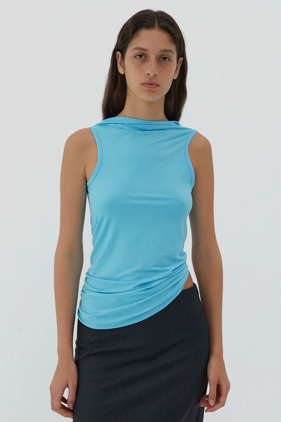 TOP ASYMÉTRIQUE SANS MANCHES DULI BLEU CLAIR
