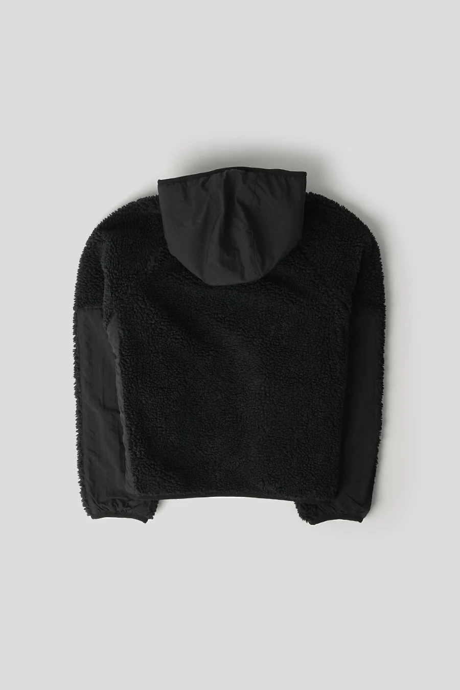 VESTE A CAPUCHE EN SHERPA NOIRE - Image 4